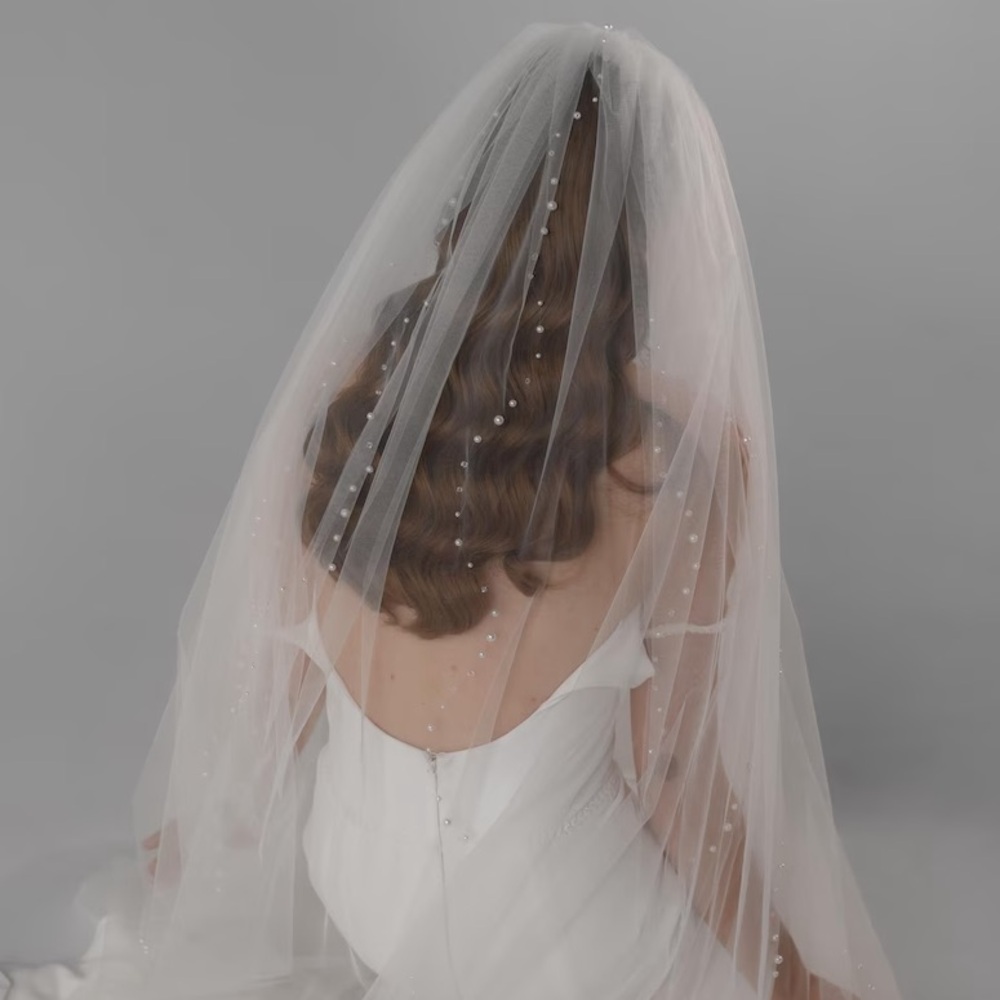 Elegant White Bridal Veil with Cascading Pearls, Cathedral Length